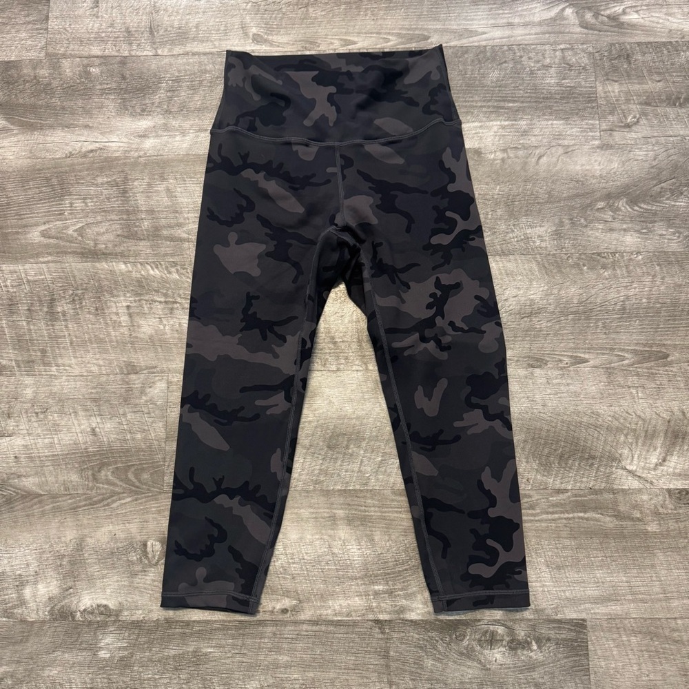 Zyia Active Forest Camo High Rise Crop Legging Womens Sz. 4